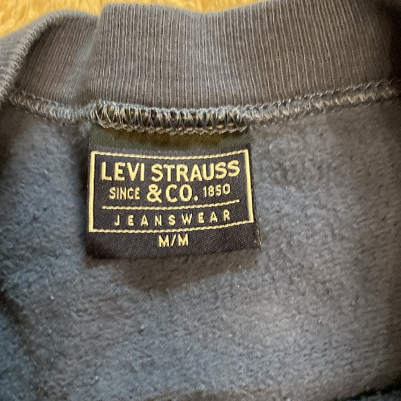 Levi’s Pullover Sweater - Picture 3 of 4